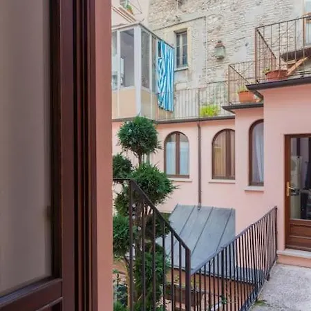Magnificent 1800 In The Heart Of Apartment Verona