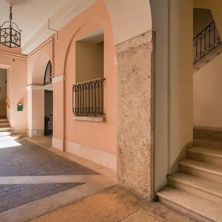 Magnificent 1800 In The Heart Of
