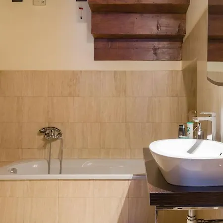 Magnificent 1800 In The Heart Of Apartment *