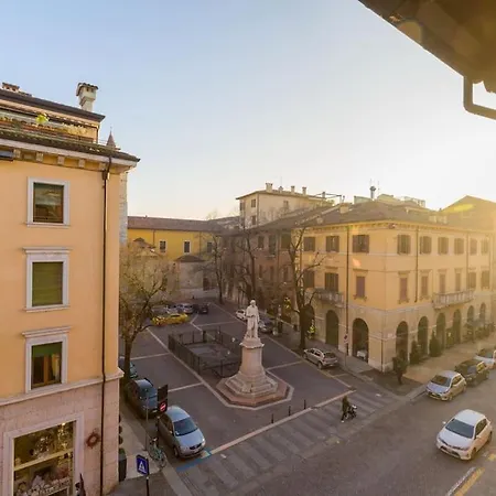 Apartment Magnificent 1800 In The Heart Of Verona