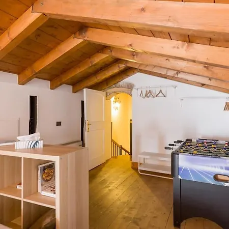 Magnificent 1800 In The Heart Of Apartment