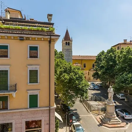 Apartment Magnificent 1800 In The Heart Of Verona